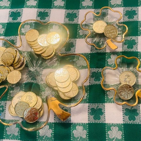 Vintage MCM 3 Piece-Four Leaf Clover Glass Candy Dish with Gold accent trim. - Picture 2 of 10